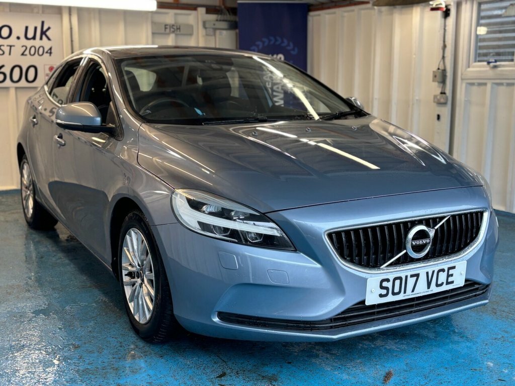 Volvo V40 2L Momentum SO17VCE Blue #4
