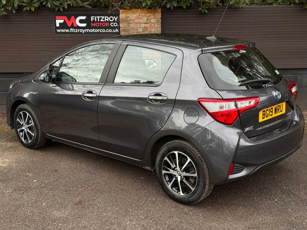 Toyota Yaris 1.5 Vvt-h Icon Tech E-cvt Euro 6 Ss BG19WRU Grey #5