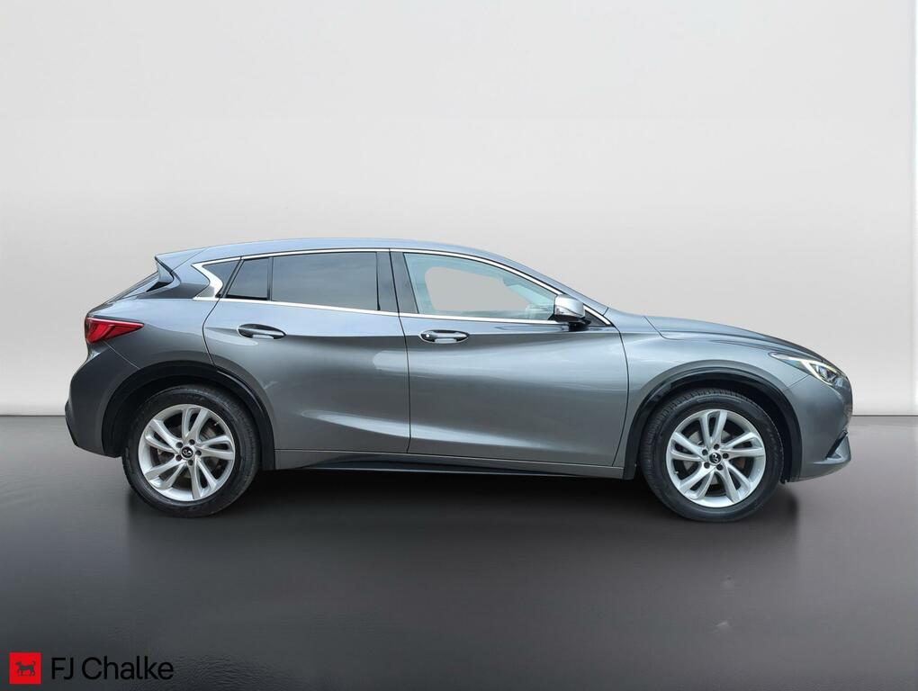 Infiniti Q30 1.6T City Black Edition Hatchback Manua Grey #6