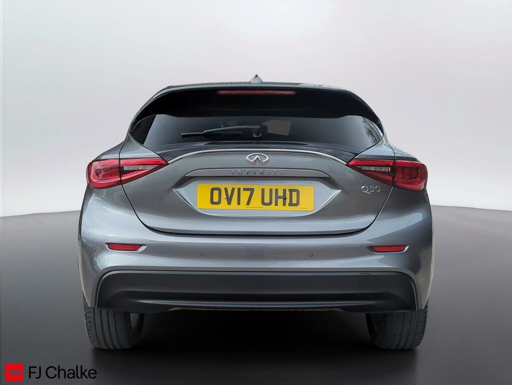Infiniti Q30 1.6T City Black Edition Hatchback Manua Grey #4