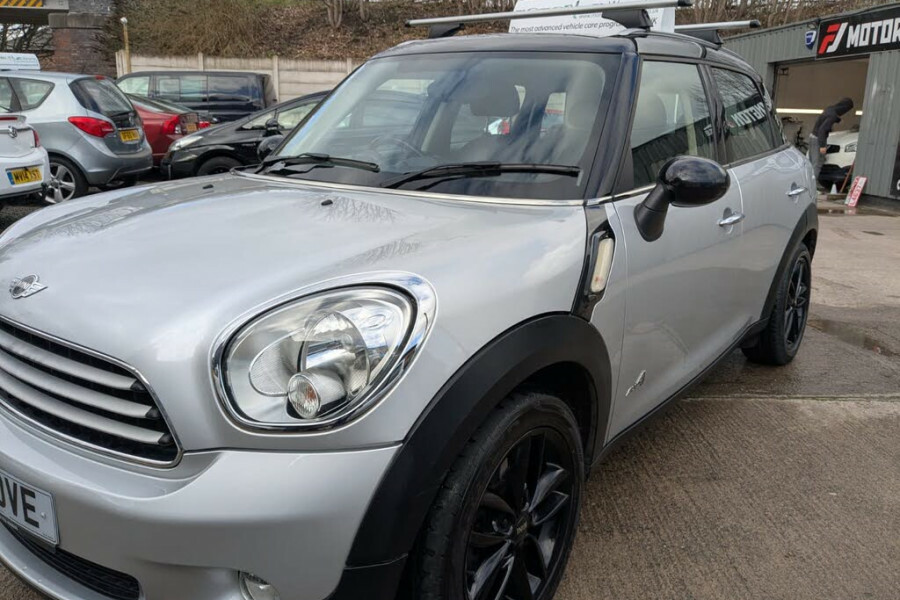 Mini Countryman Hatchback VN61OVE White