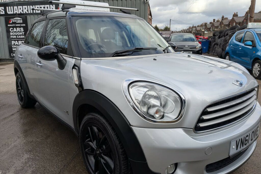 Mini Countryman Hatchback VN61OVE White #2
