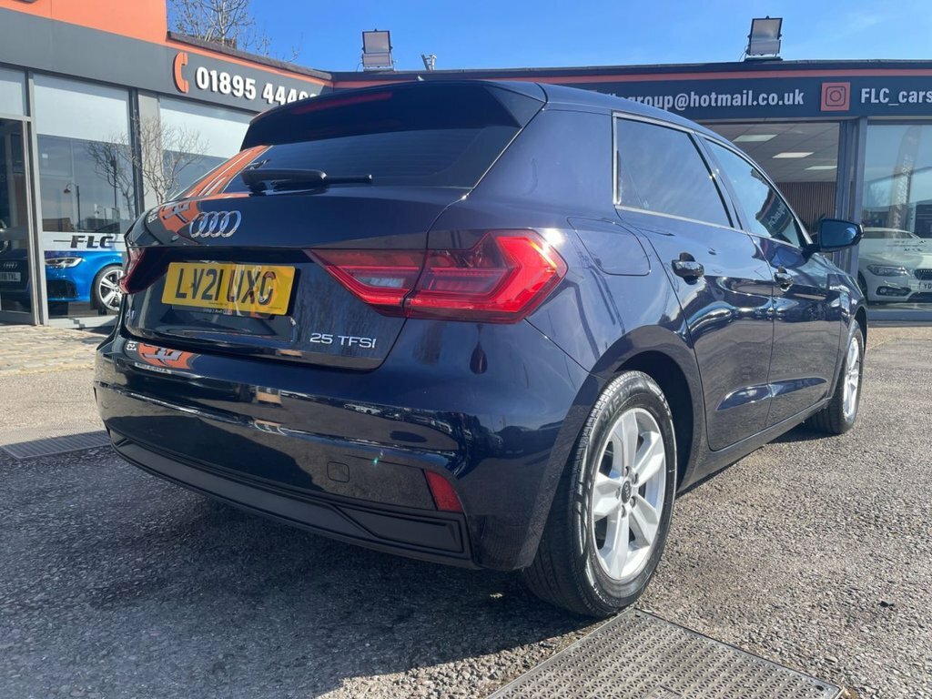 Audi A1 1L Technik LV21UXG Blue #4