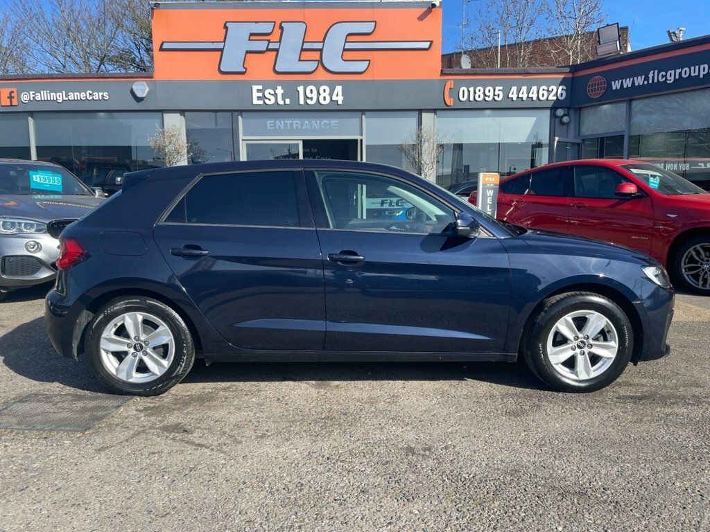 Audi A1 1L Technik LV21UXG Blue #3