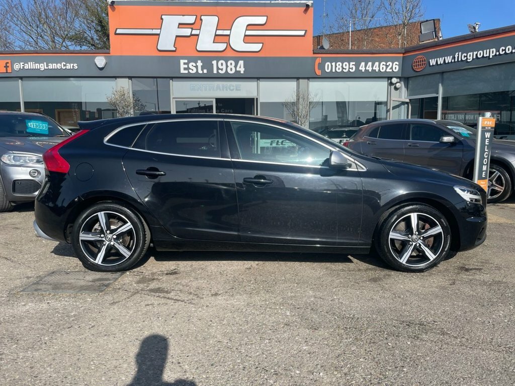 Volvo V40 1.5L R-design Edition KD19OKM Black #3
