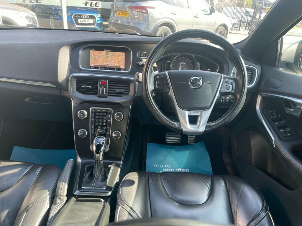 Volvo V40 1.5L R-design Edition KD19OKM Black #2