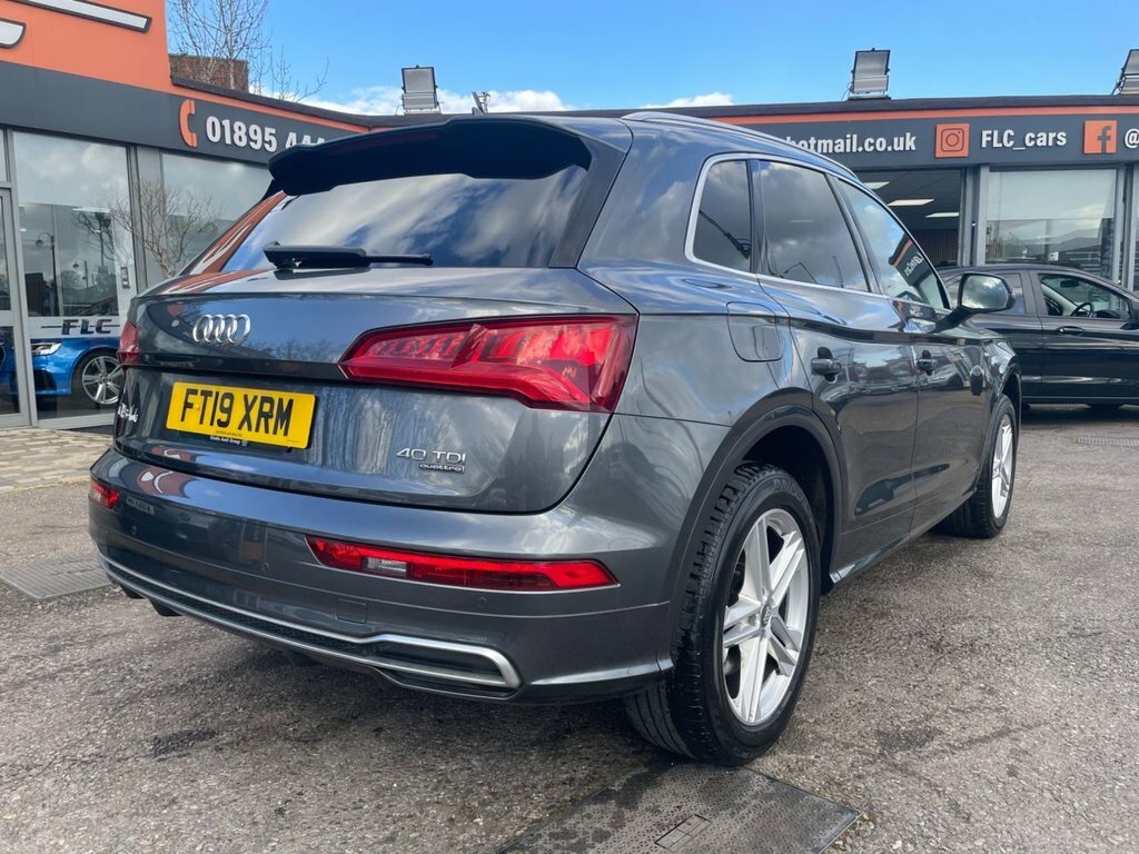 Audi Q5 2L S Line FT19XRM Grey #4