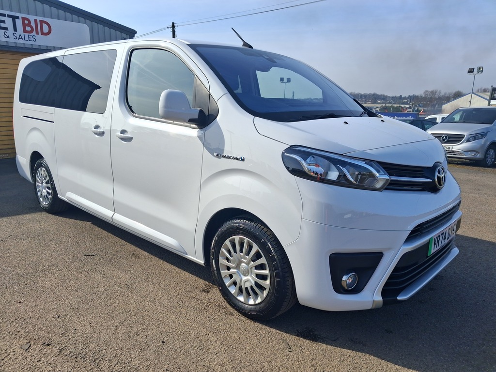 Toyota Proace Verso 2.0D 180 Family Medium Black #4