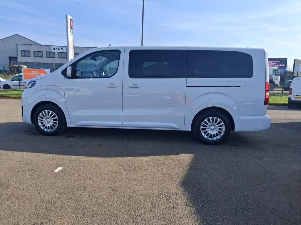 Toyota Proace Verso 2.0D 180 Family Medium Black #9