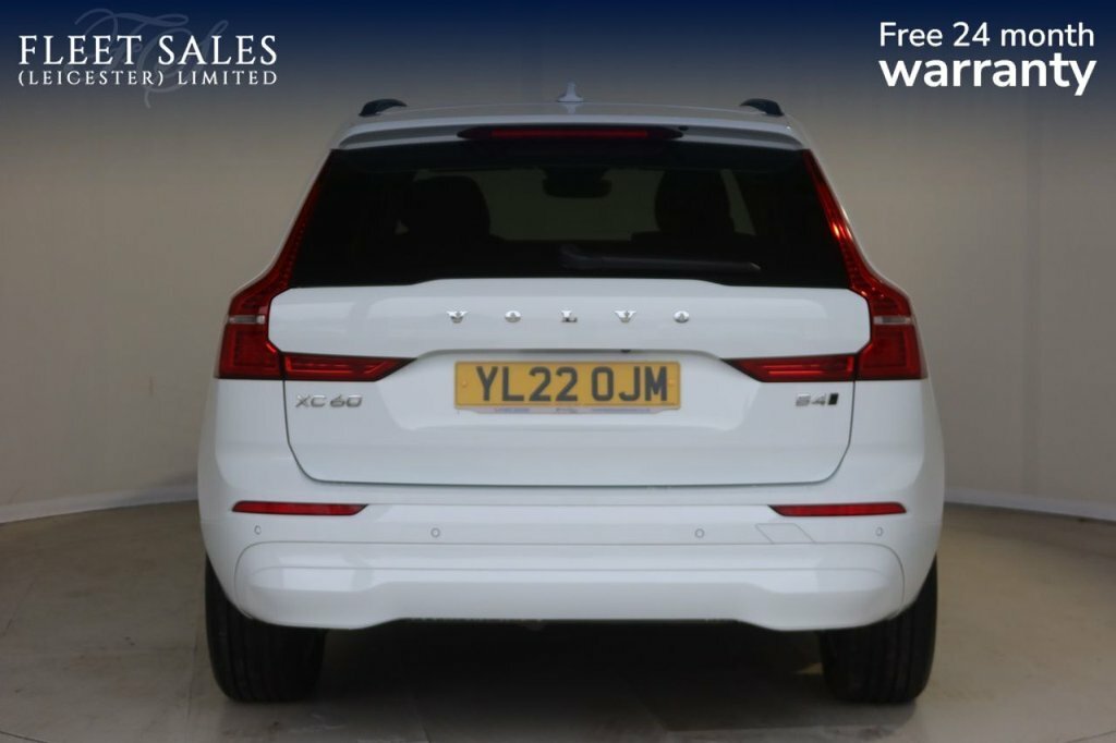 Volvo XC60 2L Momentum YL22OJM White #2