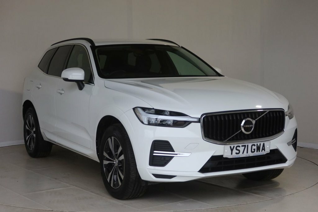 Volvo XC60 2L Momentum YS71GWA White #4