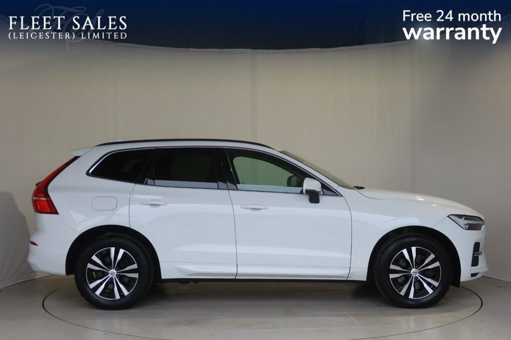 Volvo XC60 2L Momentum YS71GWA White #3