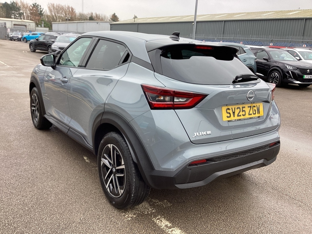 Nissan Juke Dig-t N-connecta SV25ZGW Grey #2