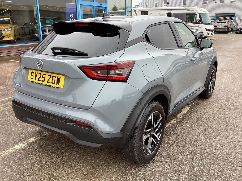 Nissan Juke Dig-t N-connecta SV25ZGW Grey #4