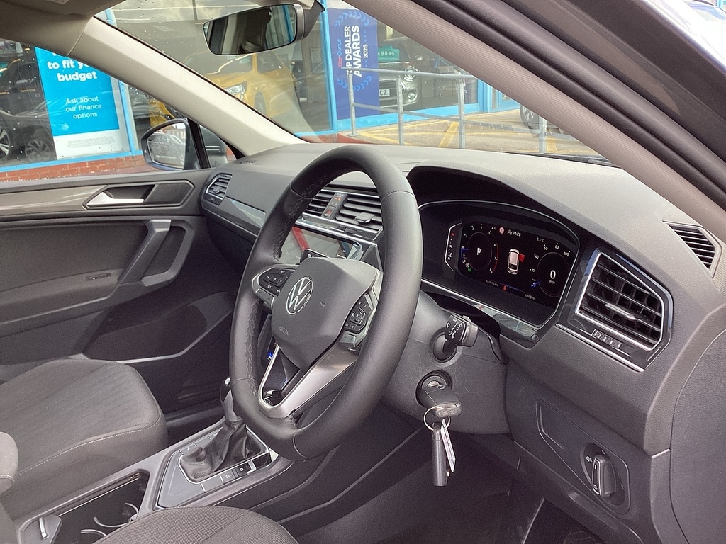 Volkswagen Tiguan Allspace Tsi Life EJ72VYR Grey #6
