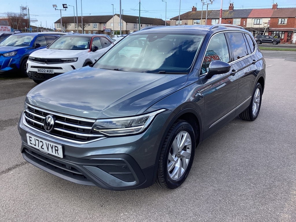 Volkswagen Tiguan Allspace Tsi Life EJ72VYR Grey #5