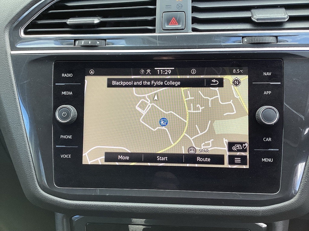 Volkswagen Tiguan Allspace Tsi Life EJ72VYR Grey #3