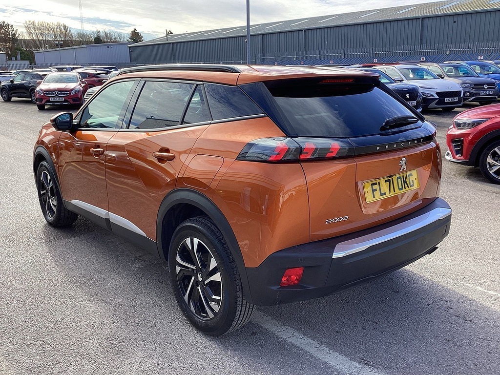Peugeot 2008 Puretech Allure FL71OKG Orange #2