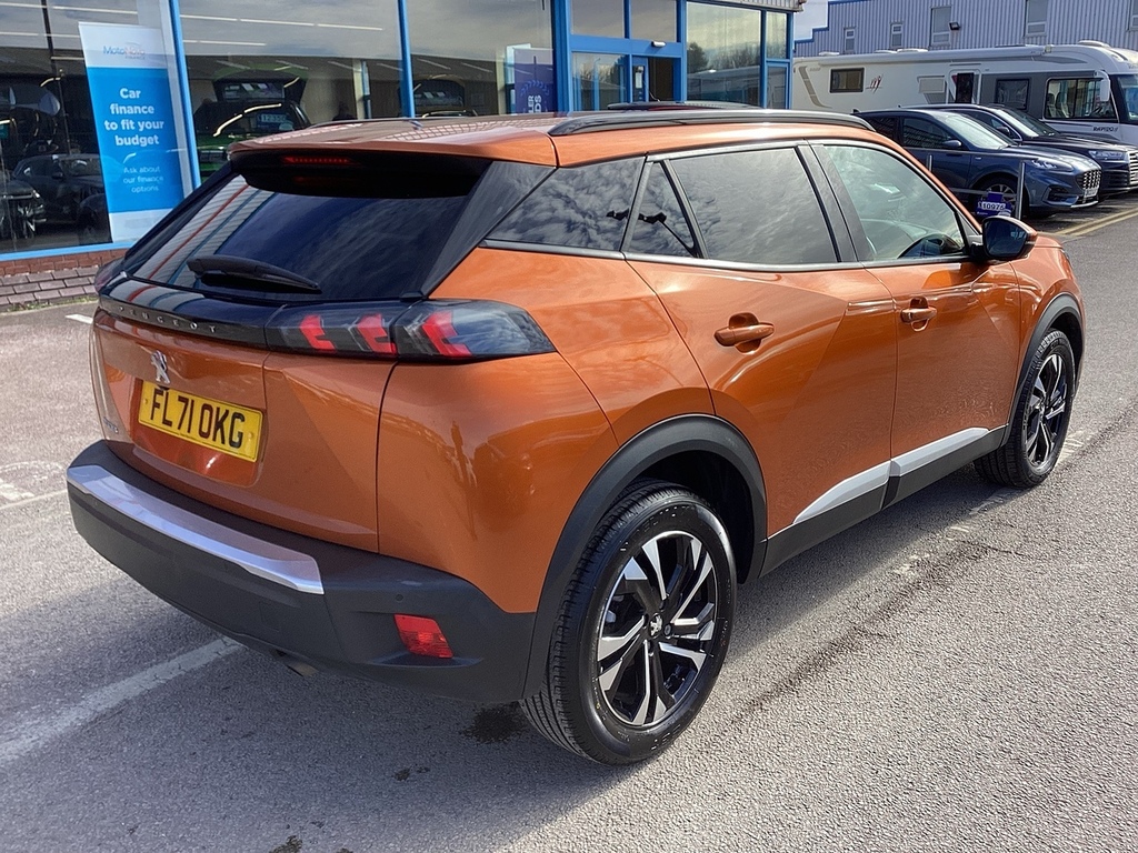 Peugeot 2008 Puretech Allure FL71OKG Orange #4