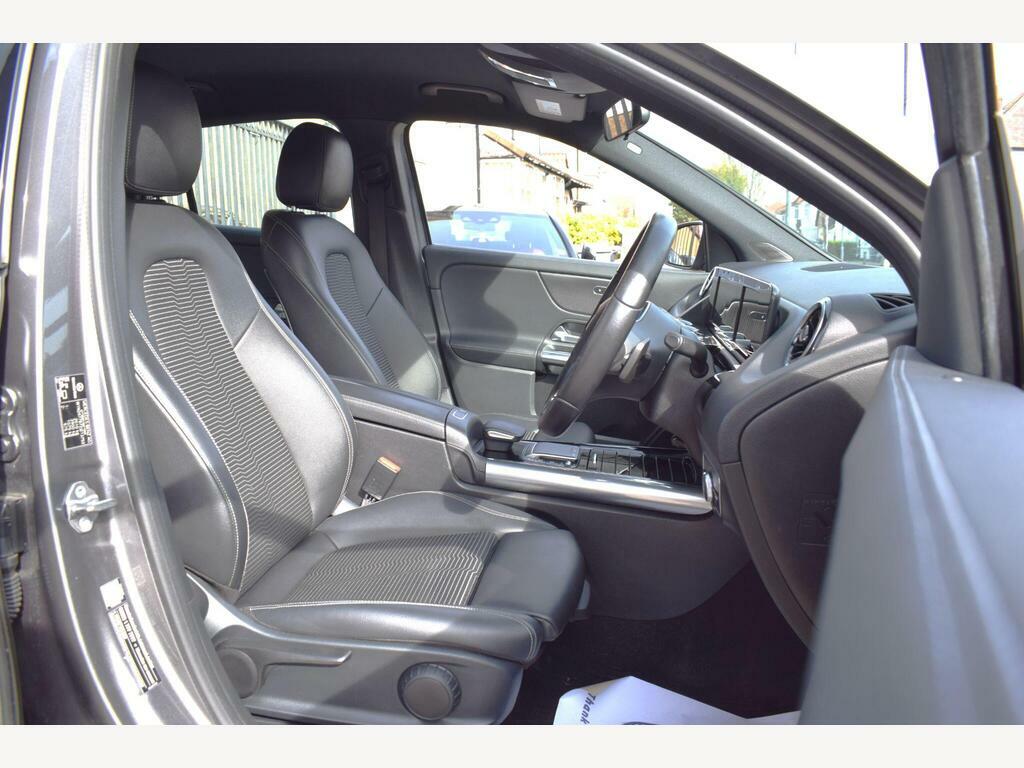 Mercedes-Benz GLA Class 1.3 Gla200 Sport 7G-dct Euro 6 S S Grey #4