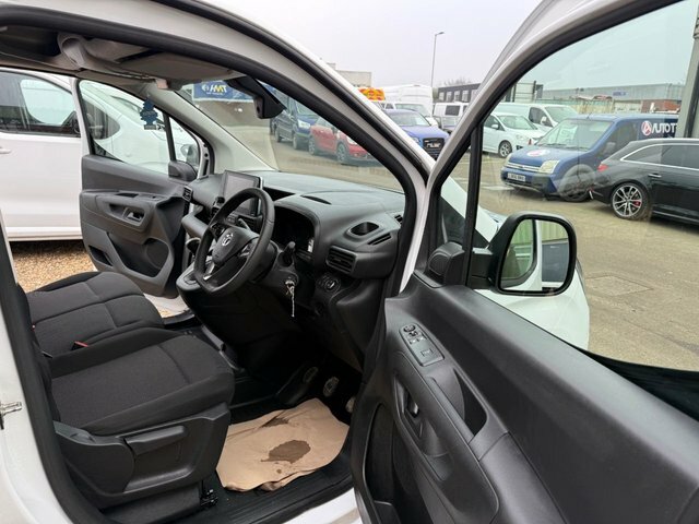 Vauxhall Combo Turbo D 2300 Pro DL73LRX White #3
