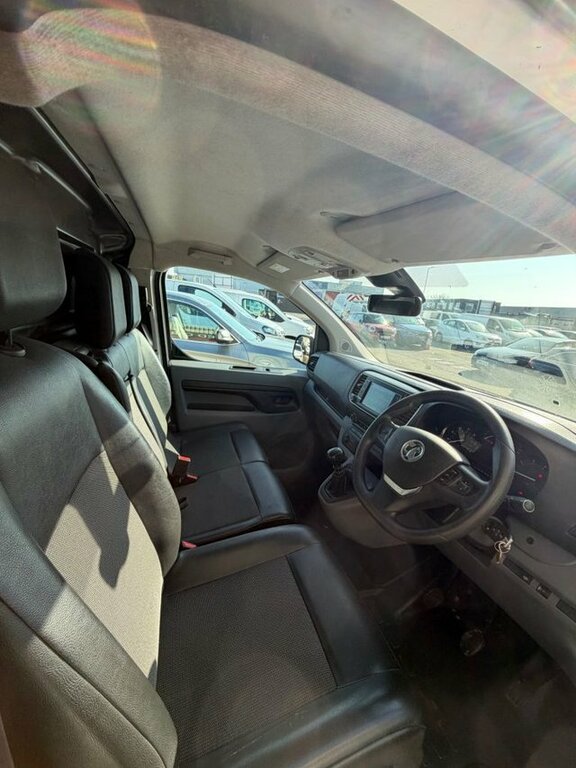 Vauxhall Vivaro Turbo D 2900 Sportive DW70CVC White #6