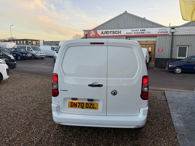 Vauxhall Combo Turbo D 2300 Sportive DN70DZL White #5