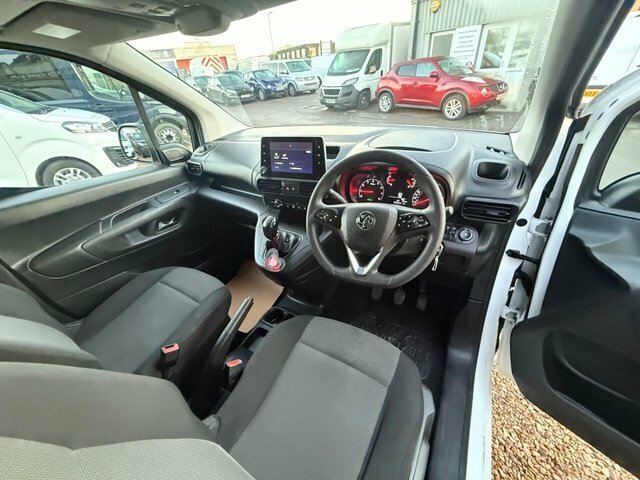 Vauxhall Combo Turbo D 2300 Sportive DN70DZL White #2