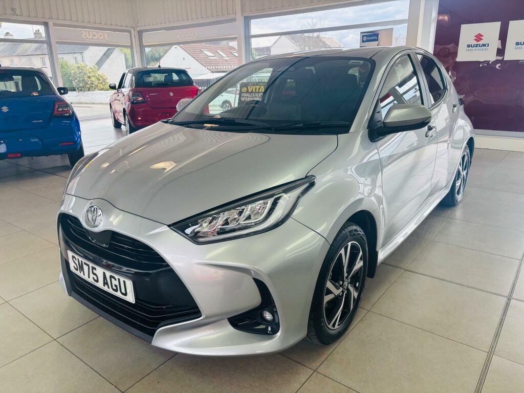 Toyota Yaris 1.5 Vvt-h Design Hatchback Hybrid E-cvt SM75AGU Silver #5