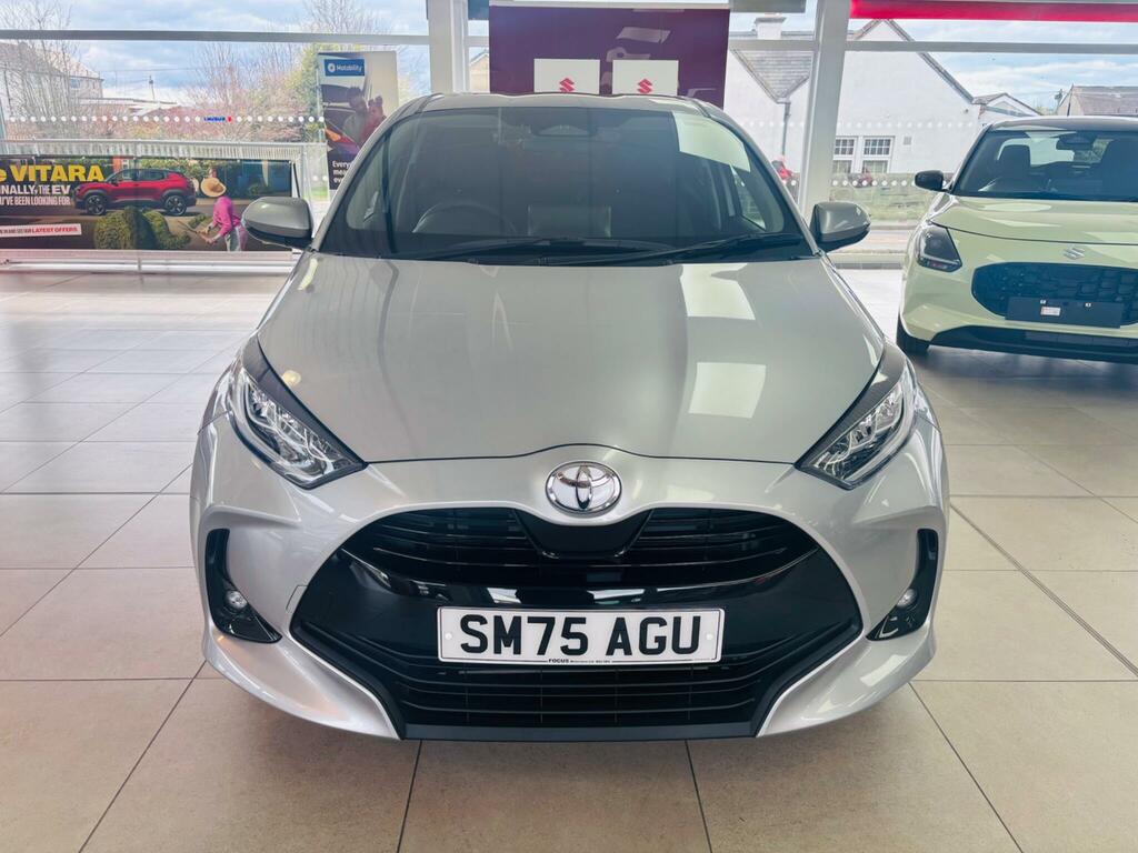 Toyota Yaris 1.5 Vvt-h Design Hatchback Hybrid E-cvt SM75AGU Silver #2