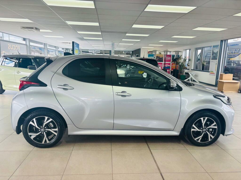 Toyota Yaris 1.5 Vvt-h Design Hatchback Hybrid E-cvt SM75AGU Silver #6
