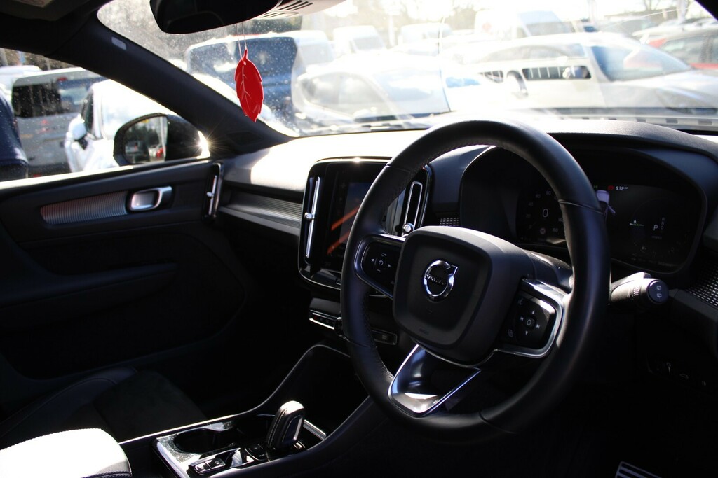 Volvo XC40 1.5 T4 Recharge Phev R Design SL71PFN Black #6