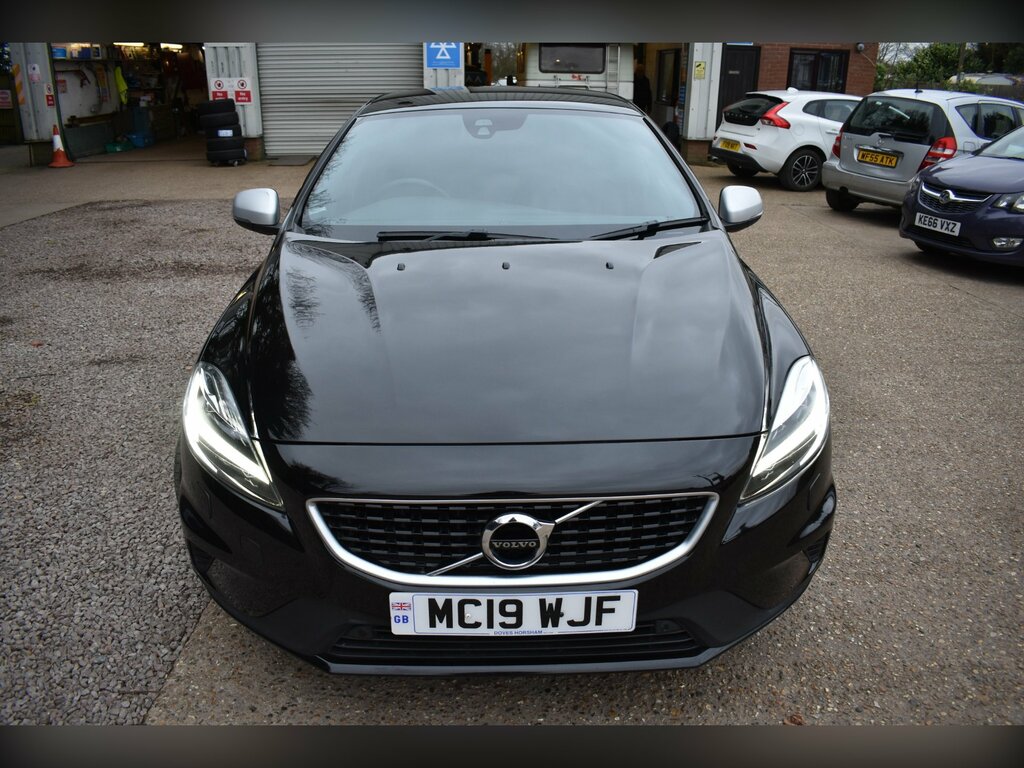 Volvo V40 2.0 T2 R-design Edition Hatchback Manua MC19WJF Black #4