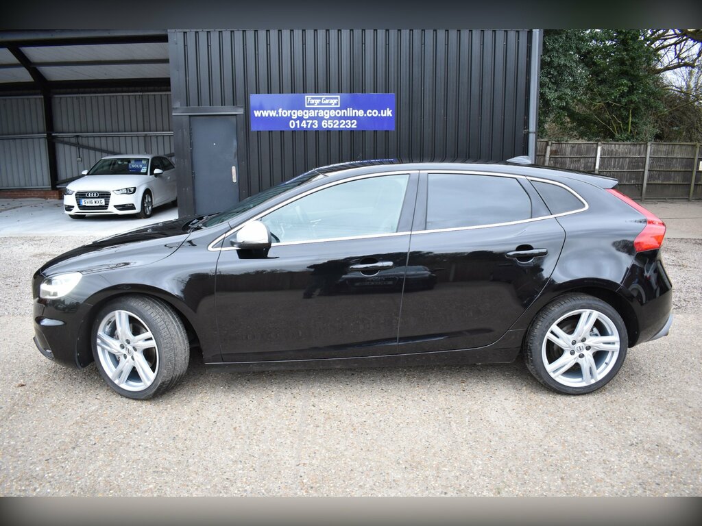 Volvo V40 2.0 T2 R-design Edition Hatchback Manua MC19WJF Black #6