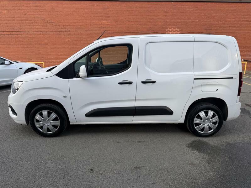 Vauxhall Combo 1.5-Turbo-d-2300-sportive-l1-h1-euro-6-4dr DT70MPE  #6