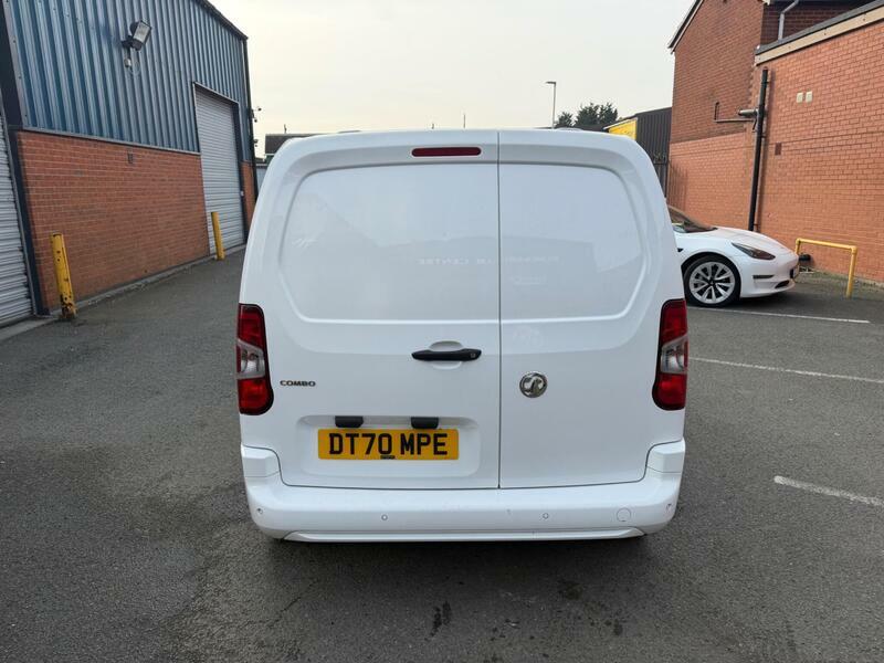 Vauxhall Combo 1.5-Turbo-d-2300-sportive-l1-h1-euro-6-4dr DT70MPE  #4