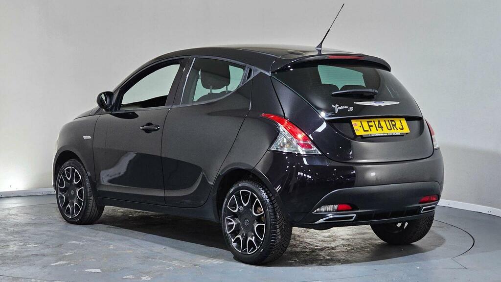 Chrysler Ypsilon Hatchback 1.2 S-series Euro 5 Ss 201414 N18MLF Black #4