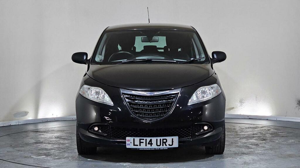 Chrysler Ypsilon Hatchback 1.2 S-series Euro 5 Ss 201414 N18MLF Black #2