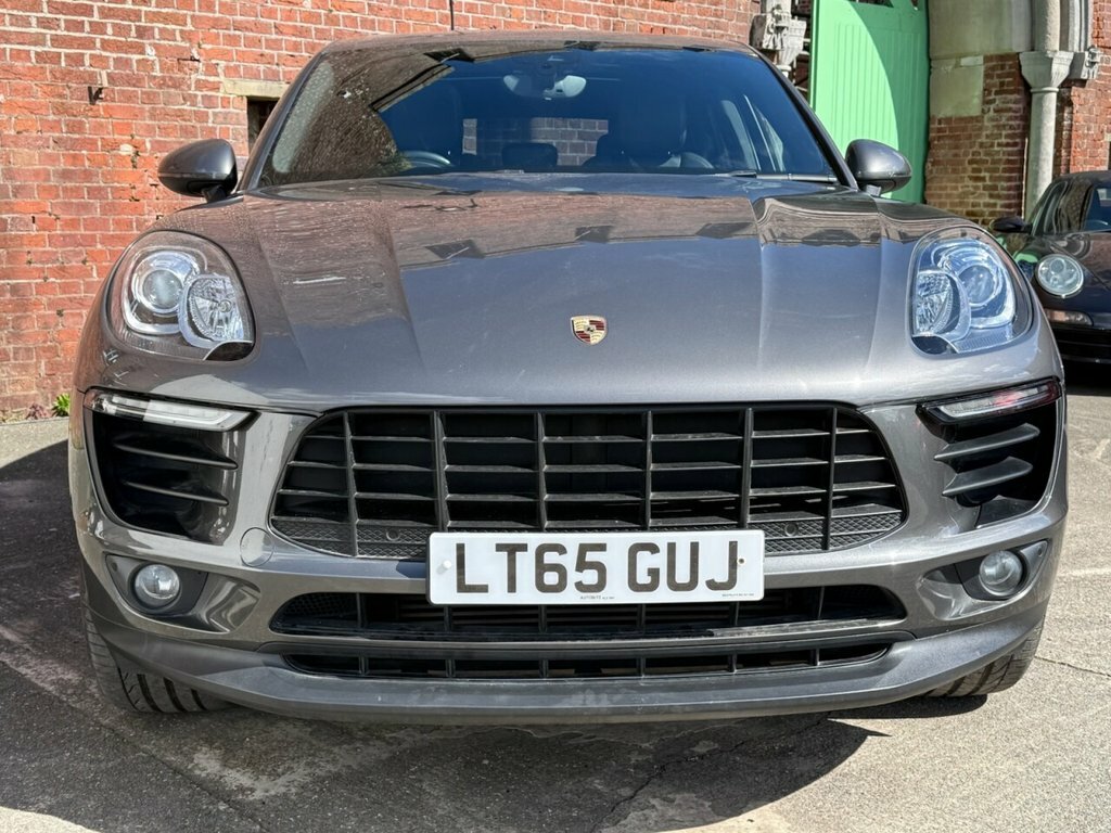 Porsche Macan 2L Null Grey #2