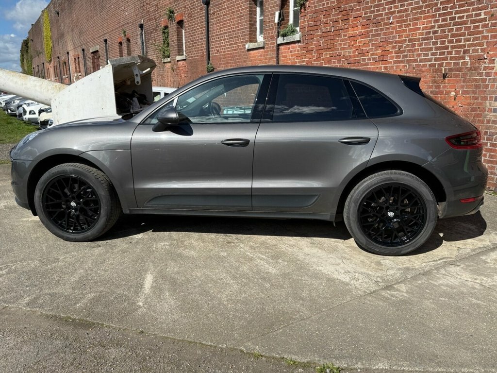 Porsche Macan 2L Null Grey #3