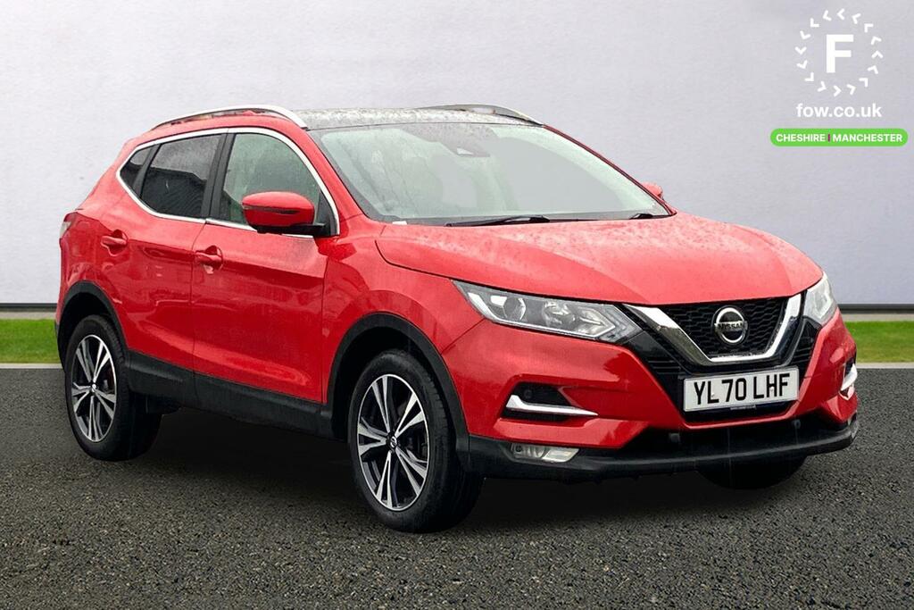 Nissan Qashqai 1.3 Dig-t 160 157 N-connecta Dct Glass Roof Red