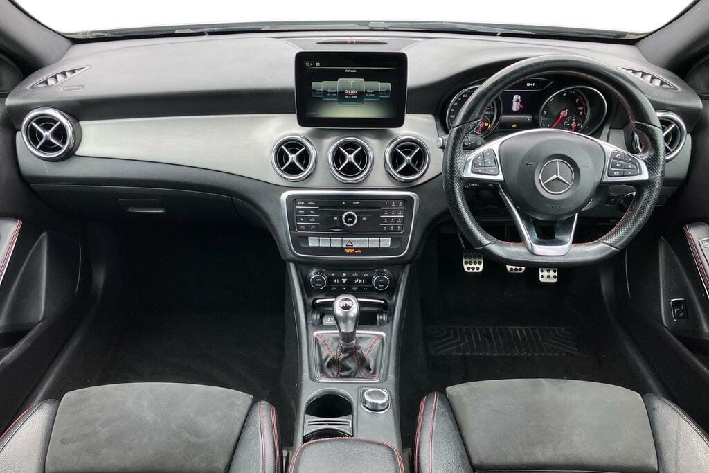 Mercedes-Benz GLA Class Gla 200D Amg Line Premium Grey #3