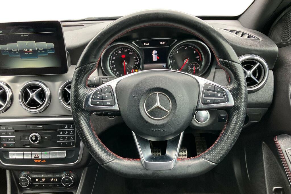 Mercedes-Benz GLA Class Gla 200D Amg Line Premium Grey #5