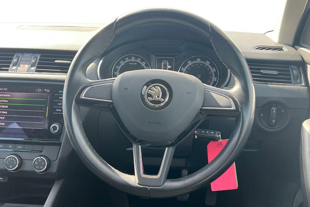 Skoda Octavia 1.6 Tdi Cr S Red #5