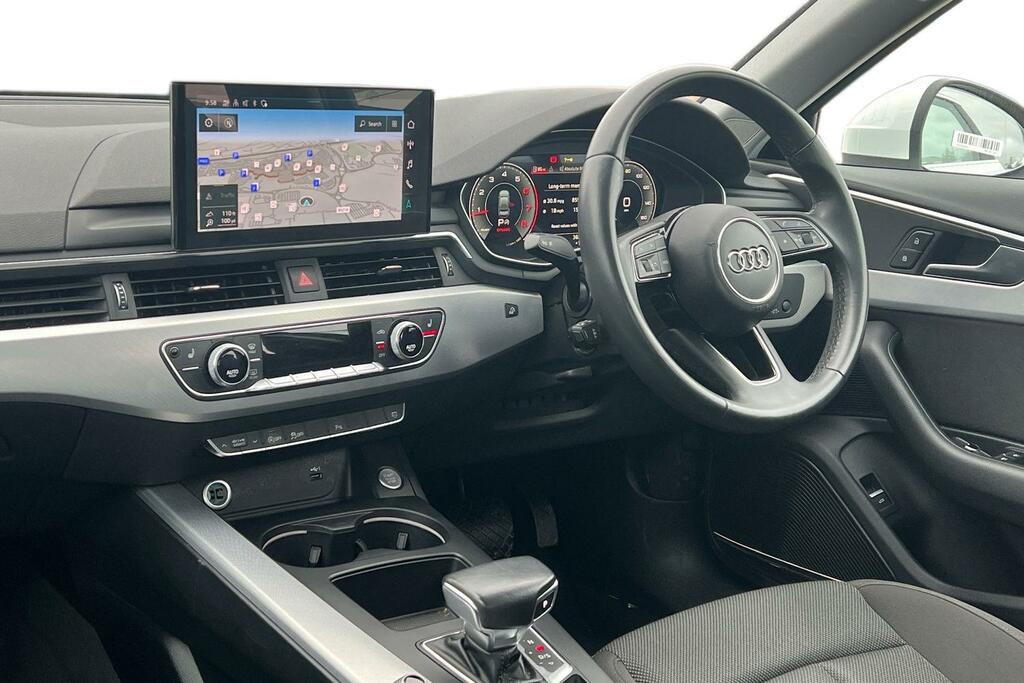 Audi A4 35 Tfsi Technik S Tronic RO22NRZ White #4