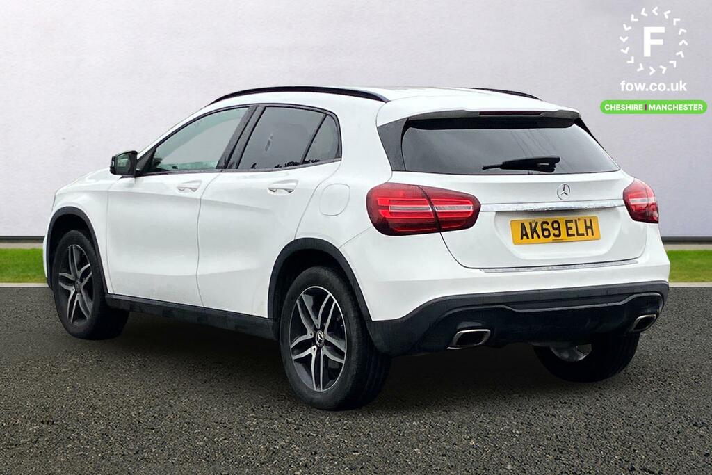 Mercedes-Benz GLA Class Gla 180 Urban Edition AK69ELH White #2