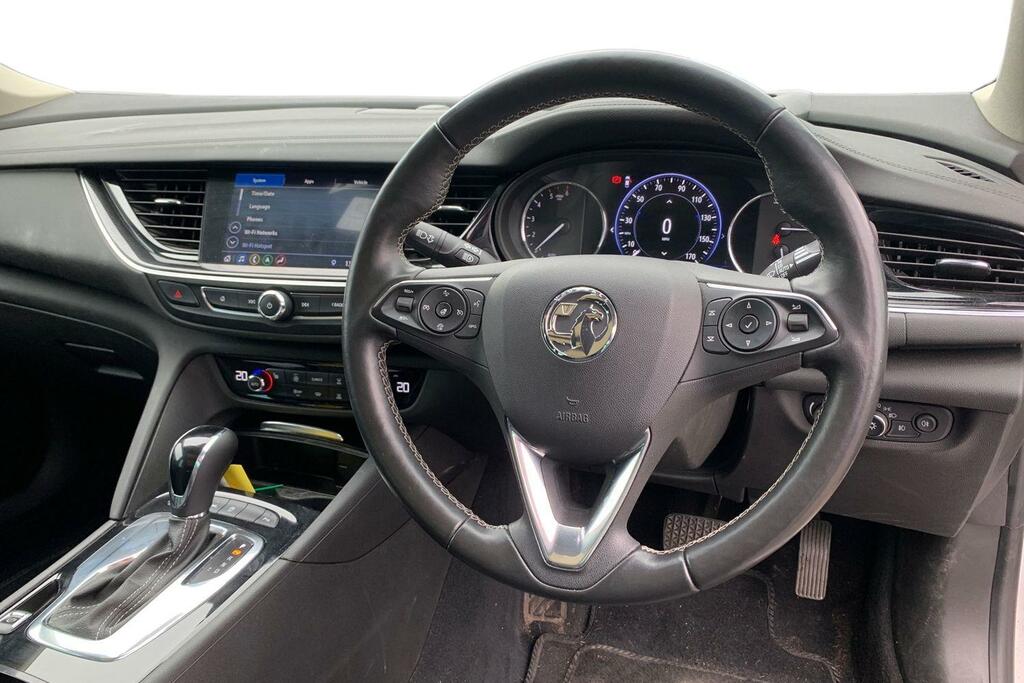 Vauxhall Insignia 2.0 Turbo D Elite Nav White #3
