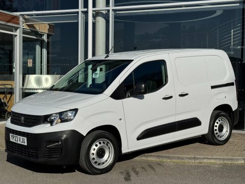 Peugeot Partner Bluehdi Professional Premium YP23VJU White #4
