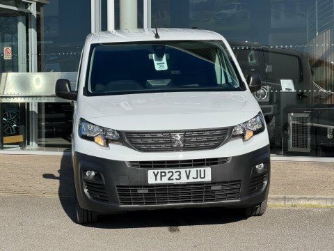 Peugeot Partner Bluehdi Professional Premium YP23VJU White #2