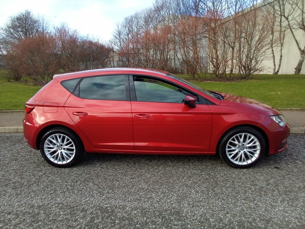 Seat Leon Hatchback 1.5 Tsi Evo Se Dynamic 201969 EY69UEX Red #4